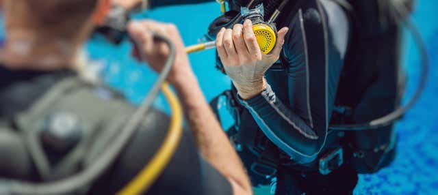 Immersione con scooter subacqueo ad Aci Castello