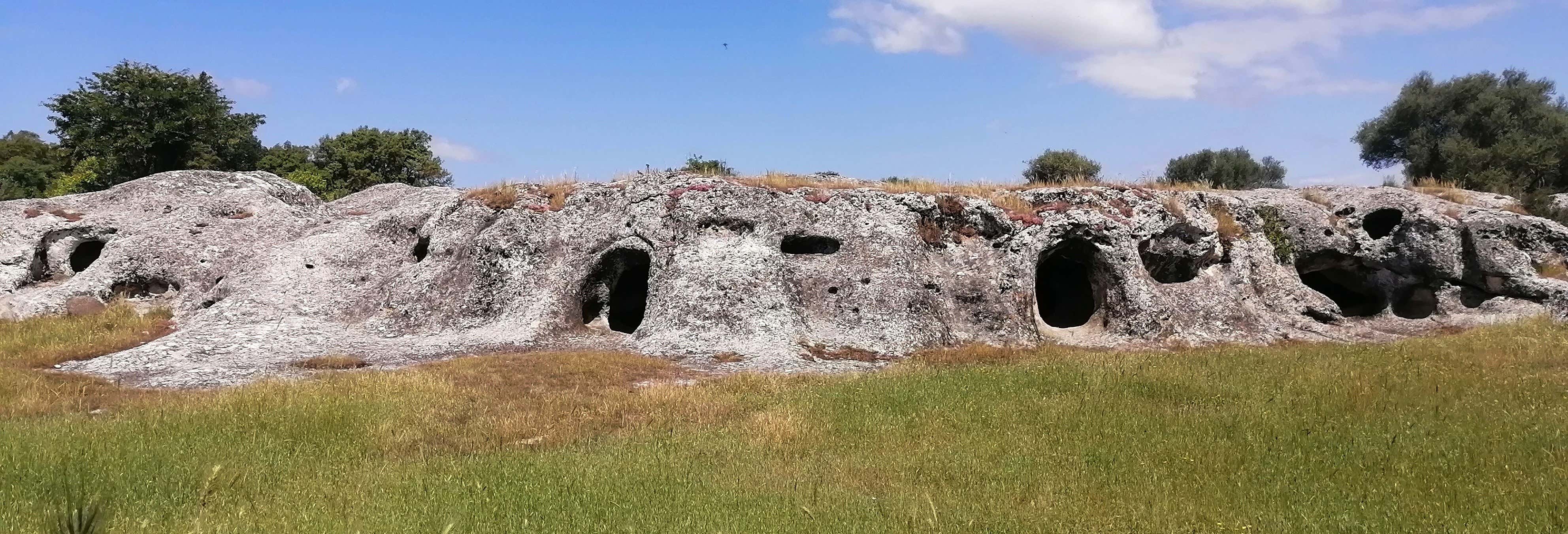 Escursione alla Necropoli di Puttu Codinu e al Nuraghe Appiu