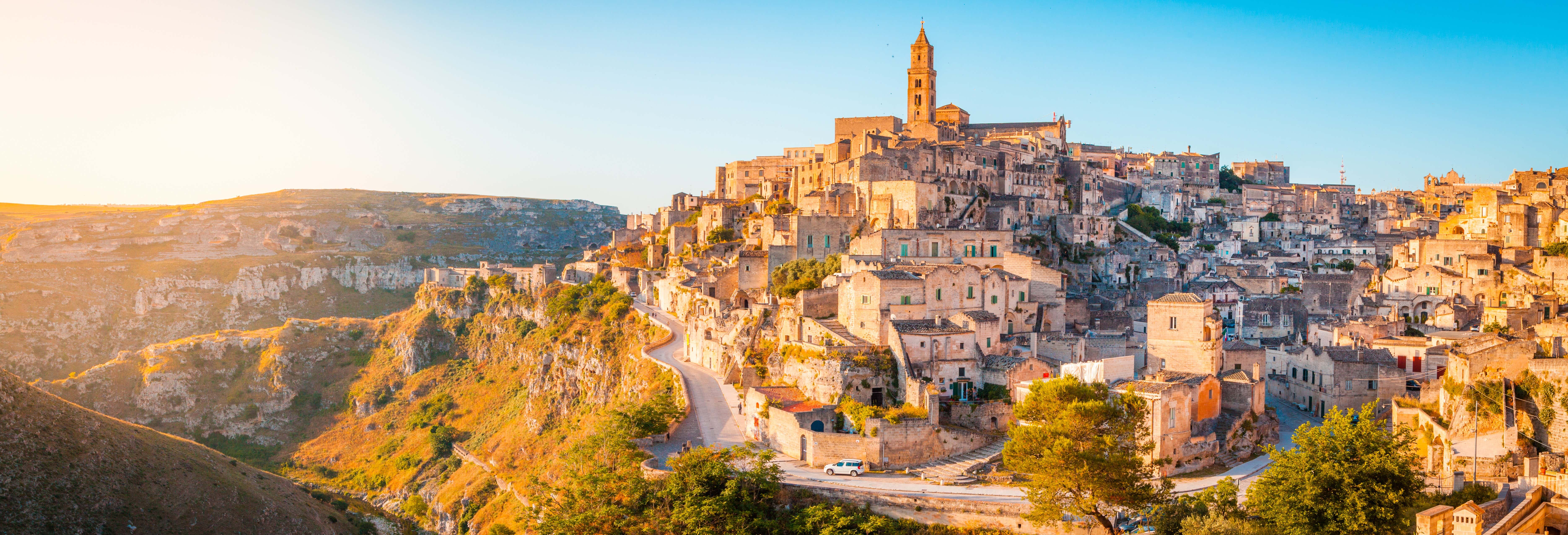 Escursione libera ad Alberobello e Matera