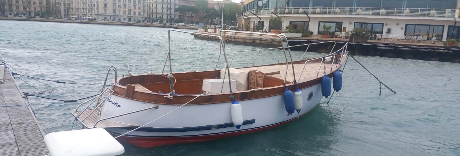 Giro in gozzo lungo la costa di Bari