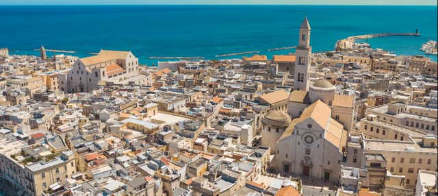 Visita guidata di Bari con spettacolo musicale