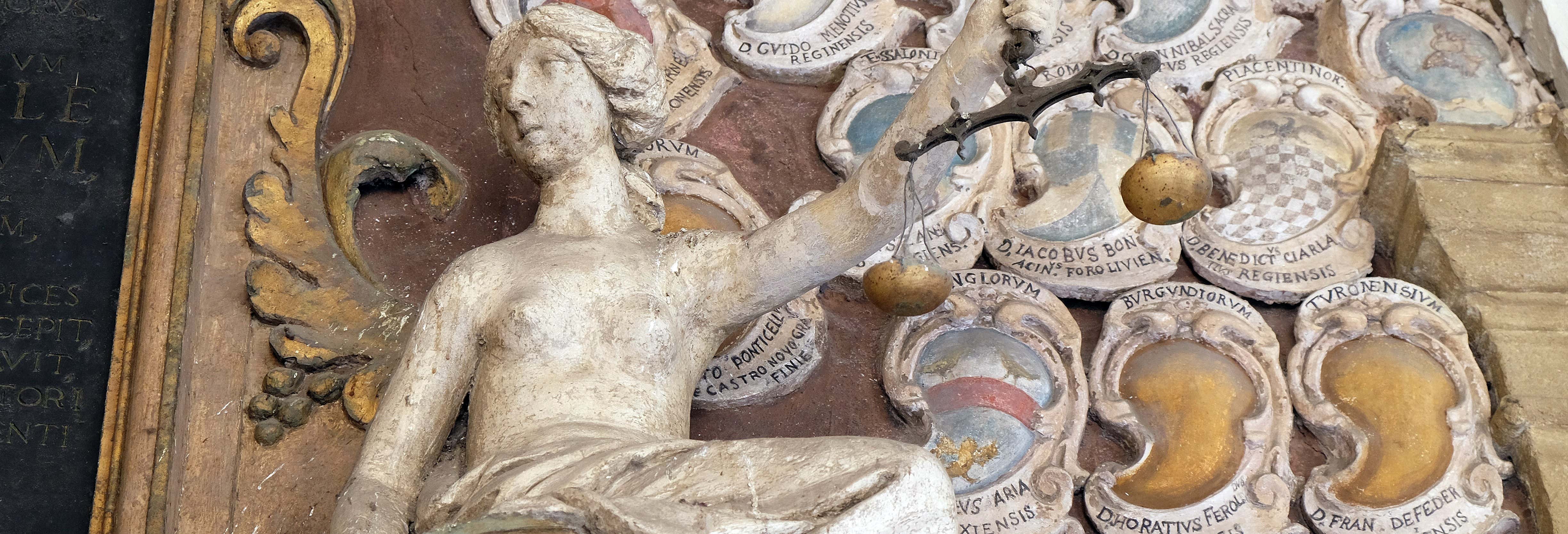 Archiginnasio Ticket + Tasting at the Quadrilatero Market