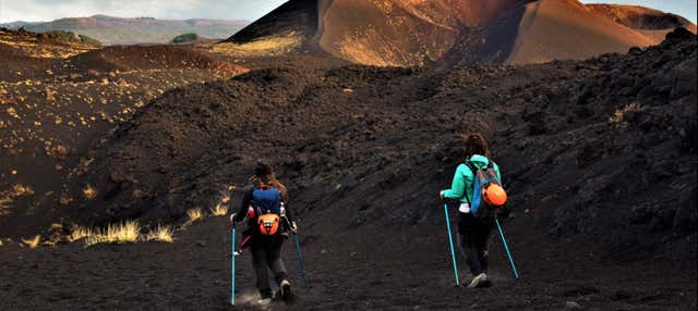Trekking sull'Etna e le sue grotte vulcaniche