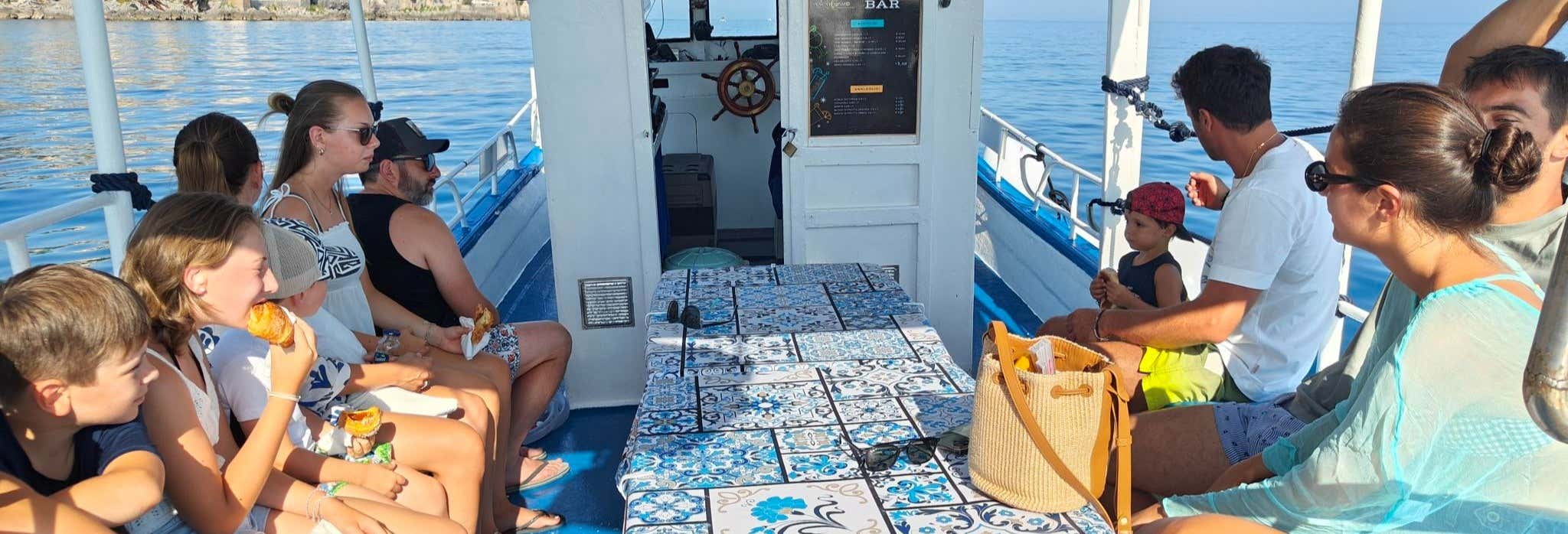 Paseo en barco por Cefalú al atardecer