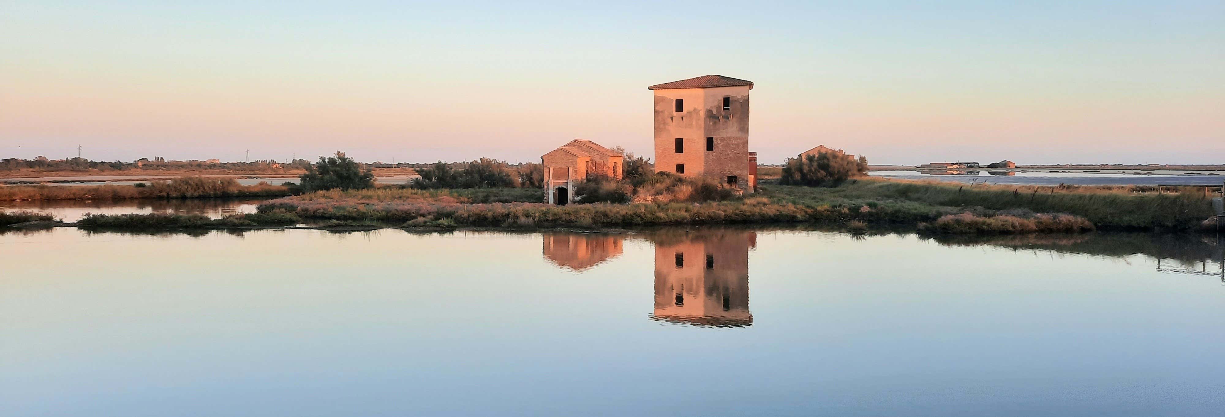 Giro in barca nelle saline di Comacchio