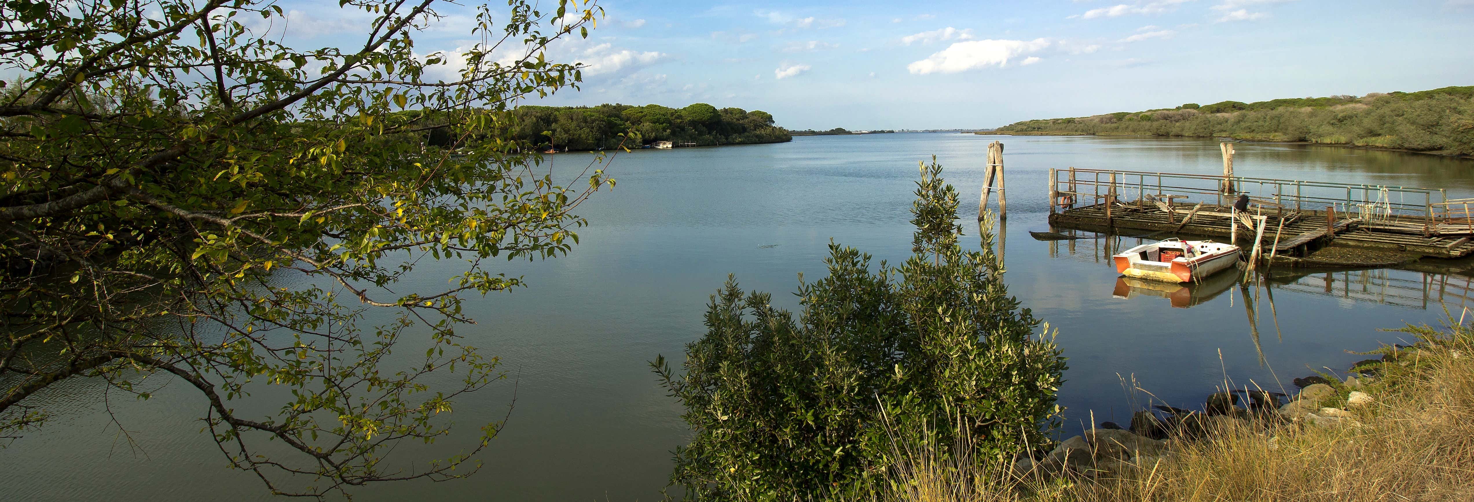 Giro in barca nella Riserva Naturale Po di Volano