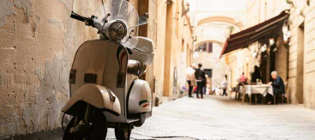 Noleggio di vespa elettrica con audioguida