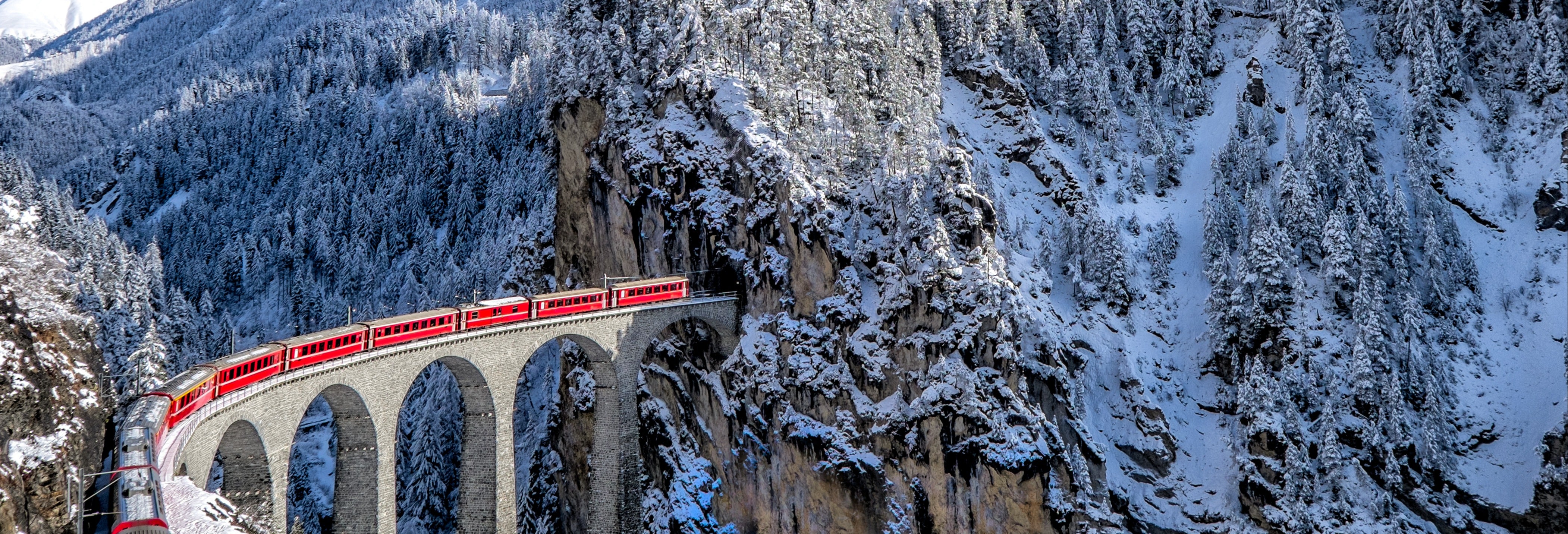 Alpes Suíços e St. Moritz de trem