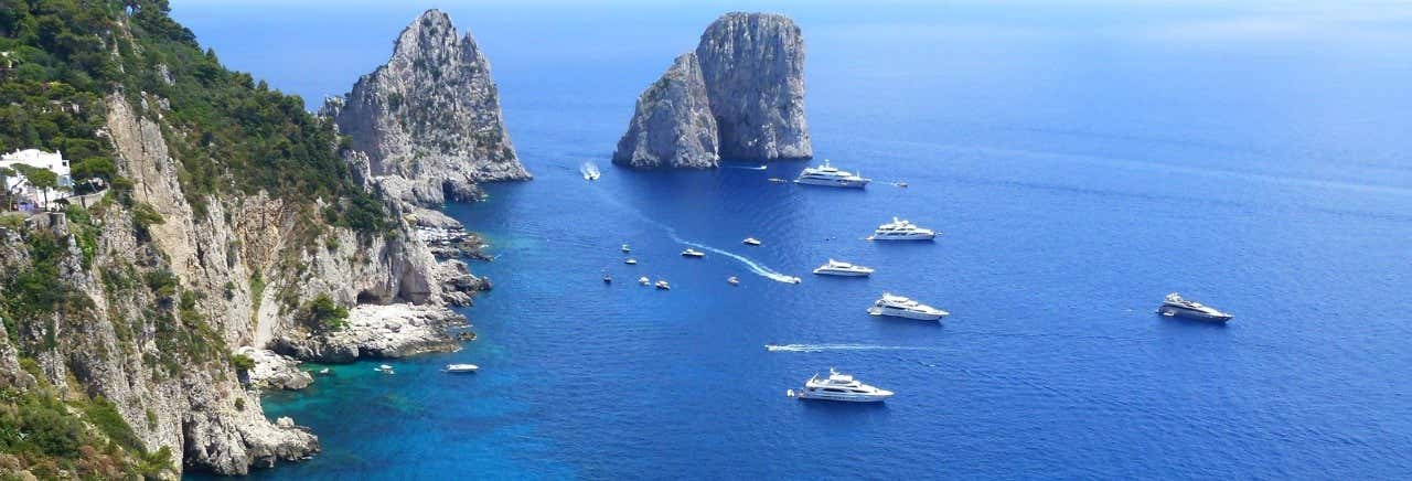 Traghetto tra Napoli e Capri