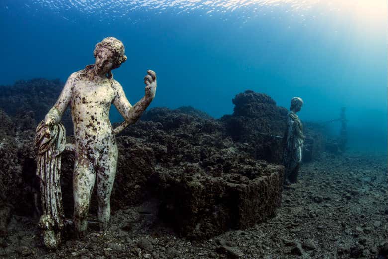 Snorkelling in the Underwater Archaeological Park of Baia
