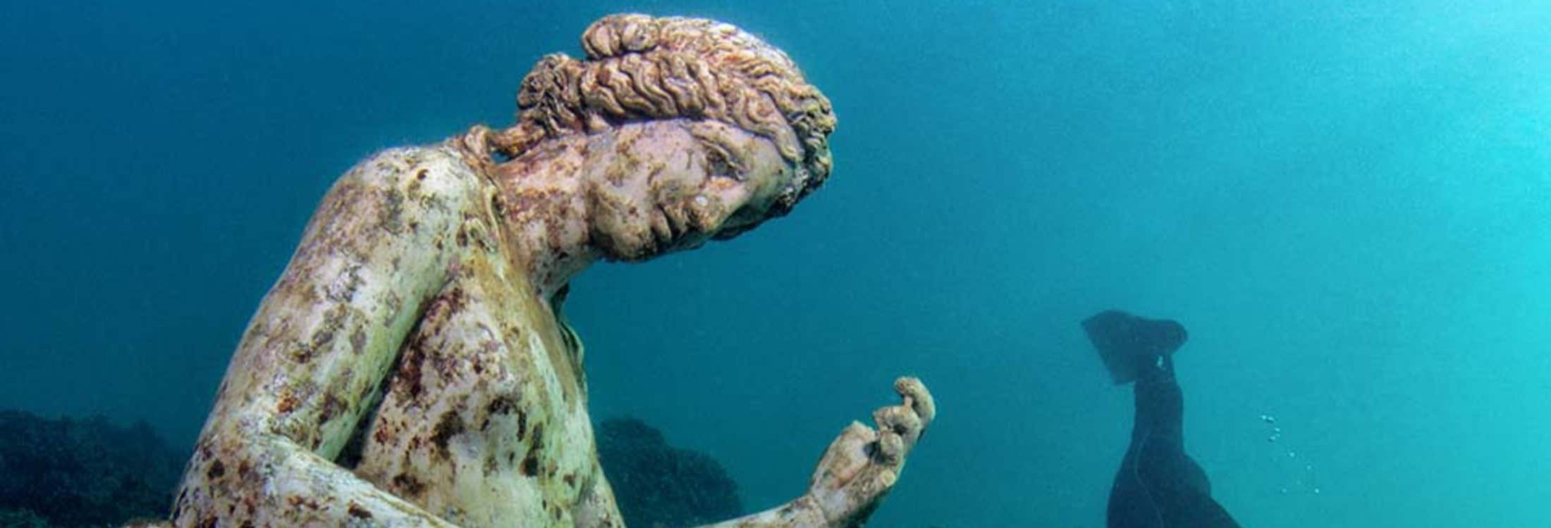 Snorkeling nel parco archeologico sommerso di Baia