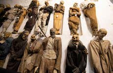 Tour por las catacumbas de Palermo