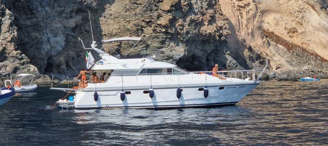 Giro in barca lungo la costa di Pantelleria