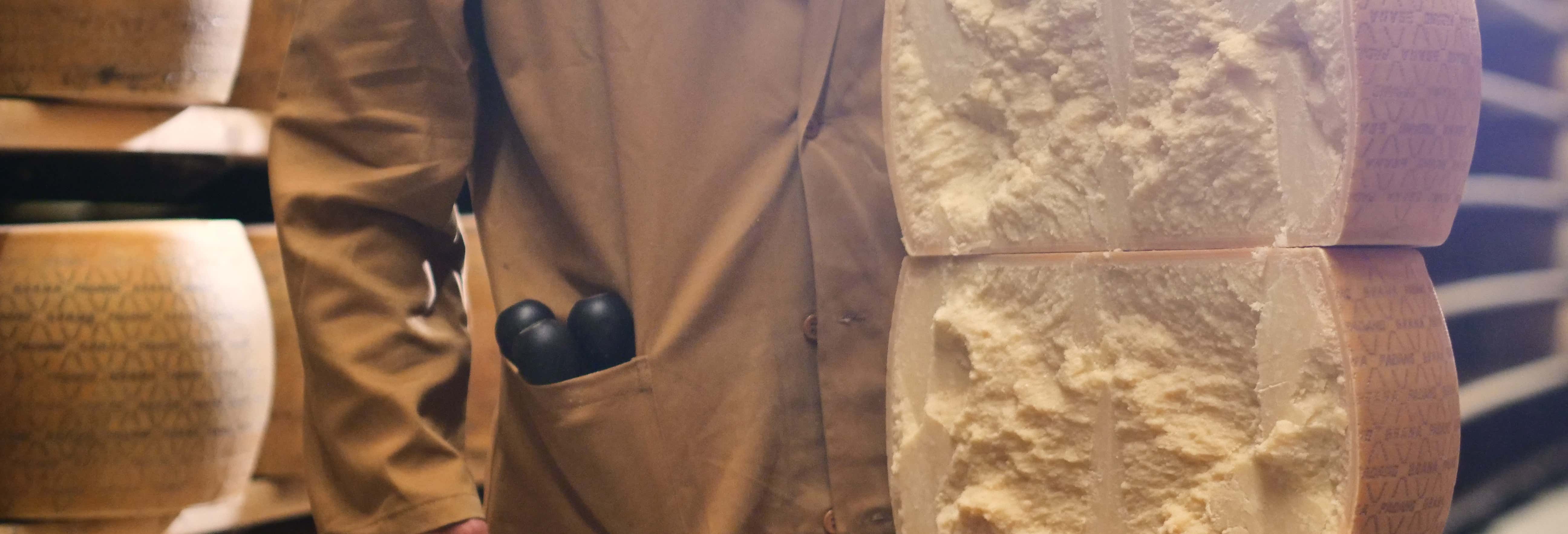 Tour in una fabbrica di Parmigiano e di prosciutto di Parma