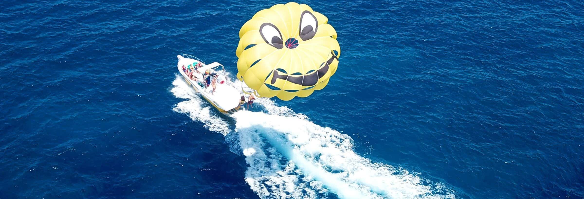 Parasailing a Polignano a Mare
