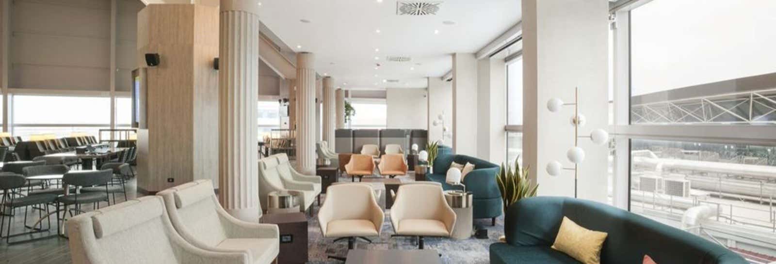 Acceso a la sala VIP del Aeropuerto de Roma Fiumicino: Plaza Premium Lounge
