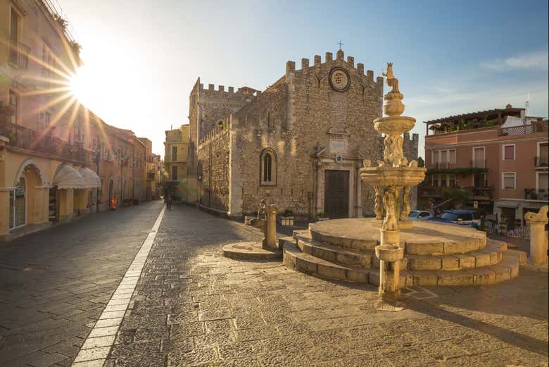 Free Tour of Taormina