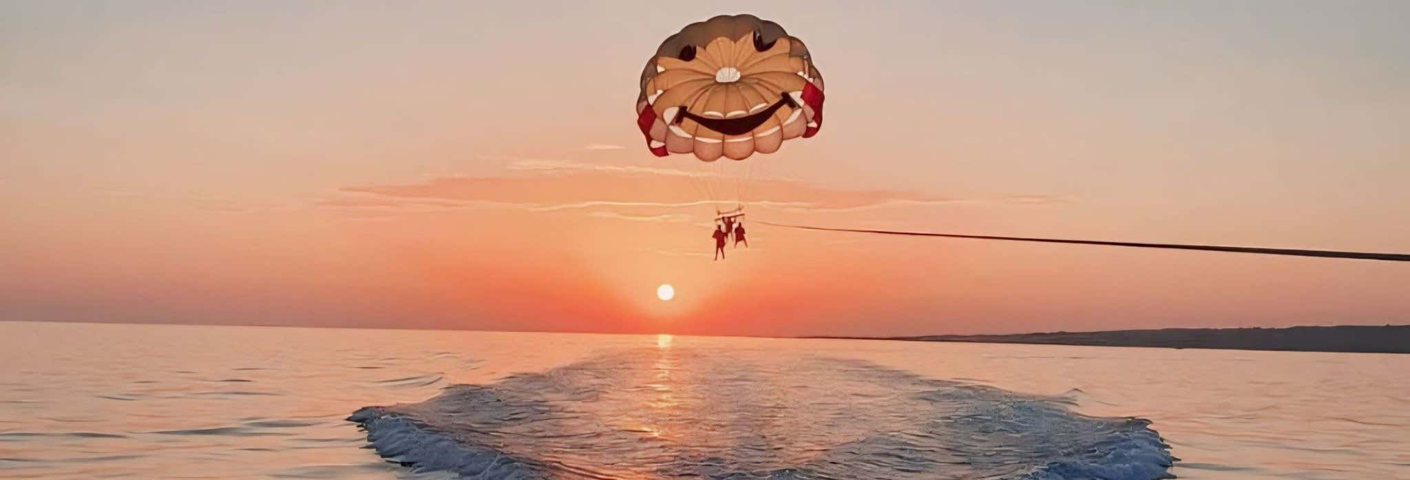 Parasailing a Torre Vado