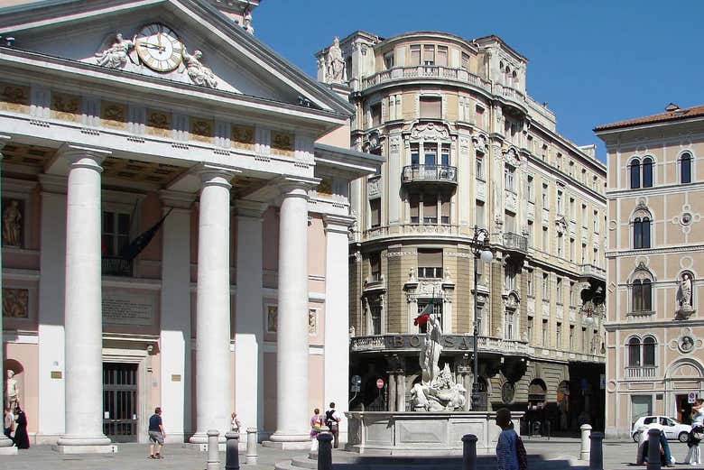 Trieste Tour Bus