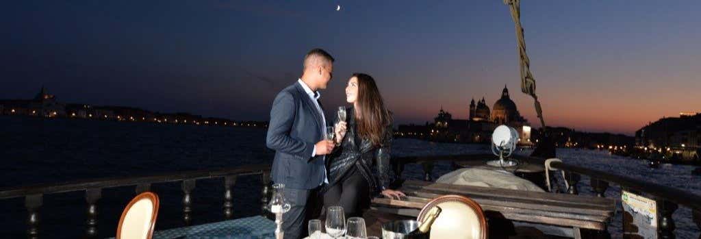 Cruzeiro com jantar no Galeão Veneziano