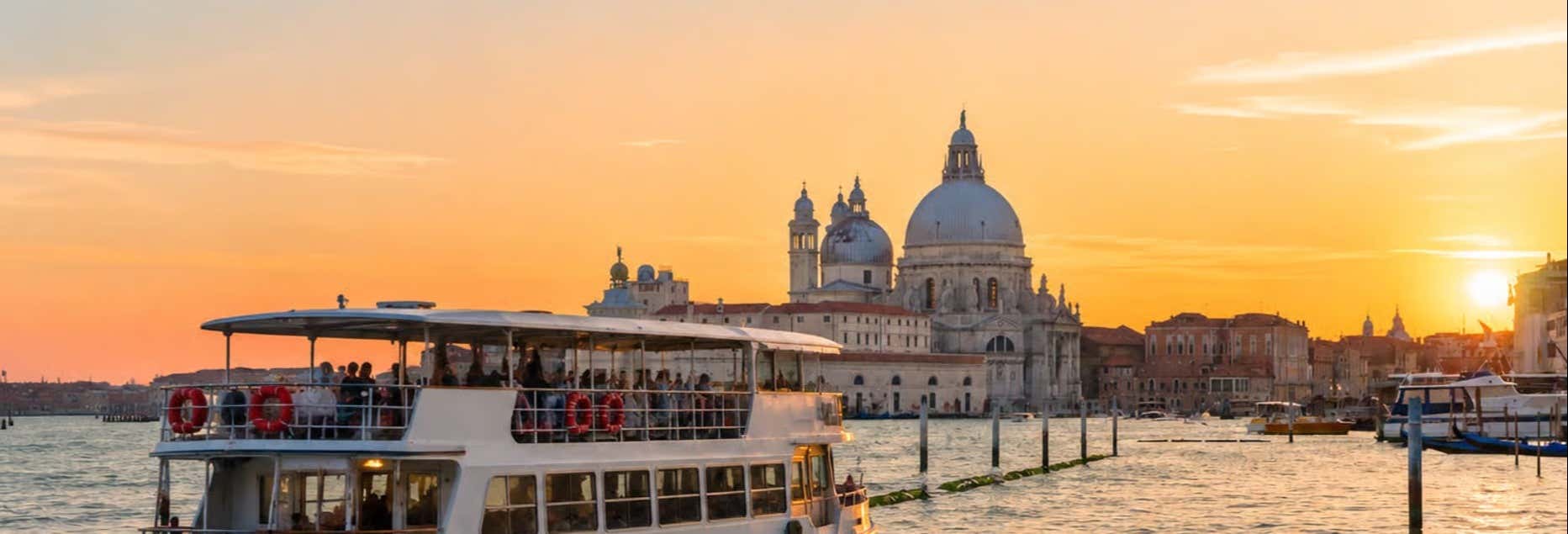 Paseo en barco al atardecer por Venecia