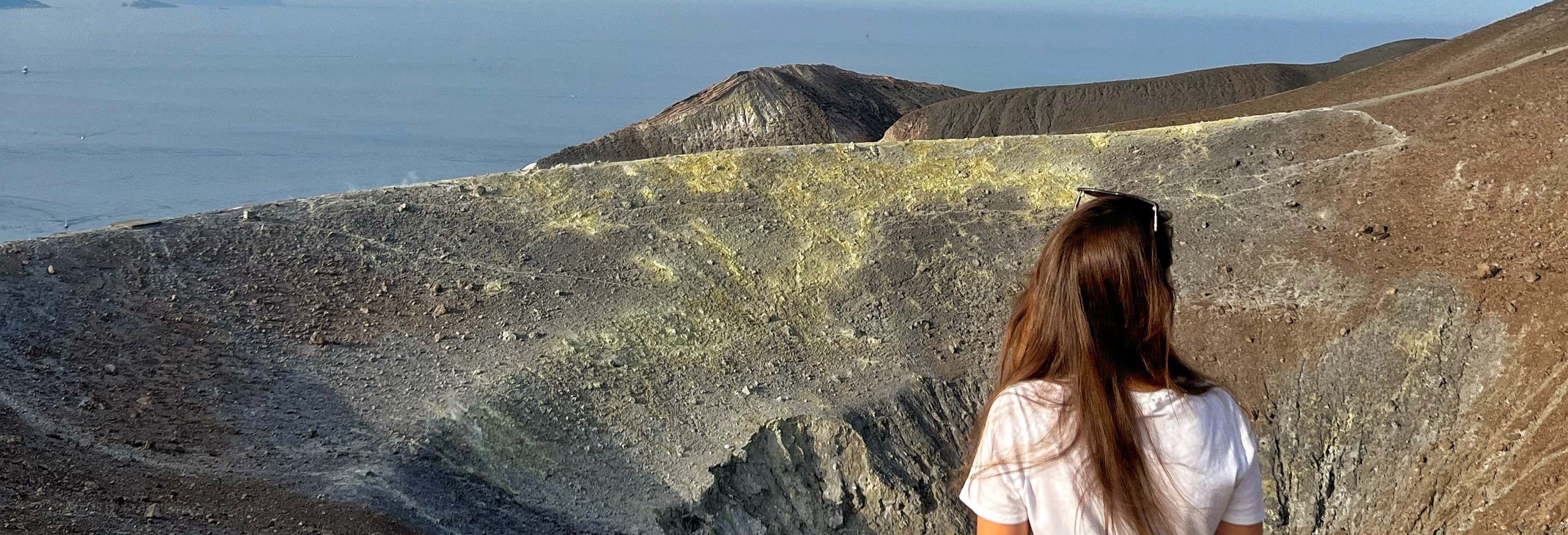 Trekking fino al Gran Cratere di Vulcano