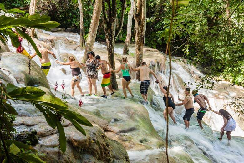 Climbing the Dunn's River Falls - Climbing the Dunn's River Falls
