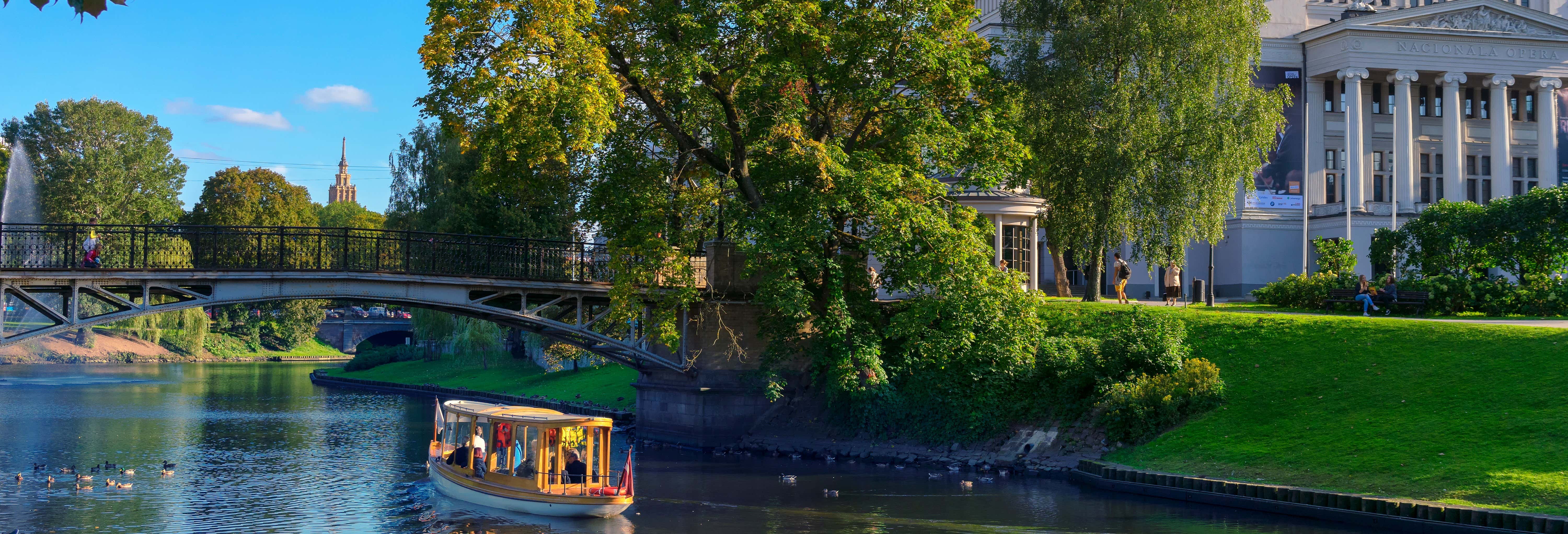 Giro in barca a Riga