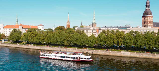 Giro in barca sul fiume Daugava al tramonto