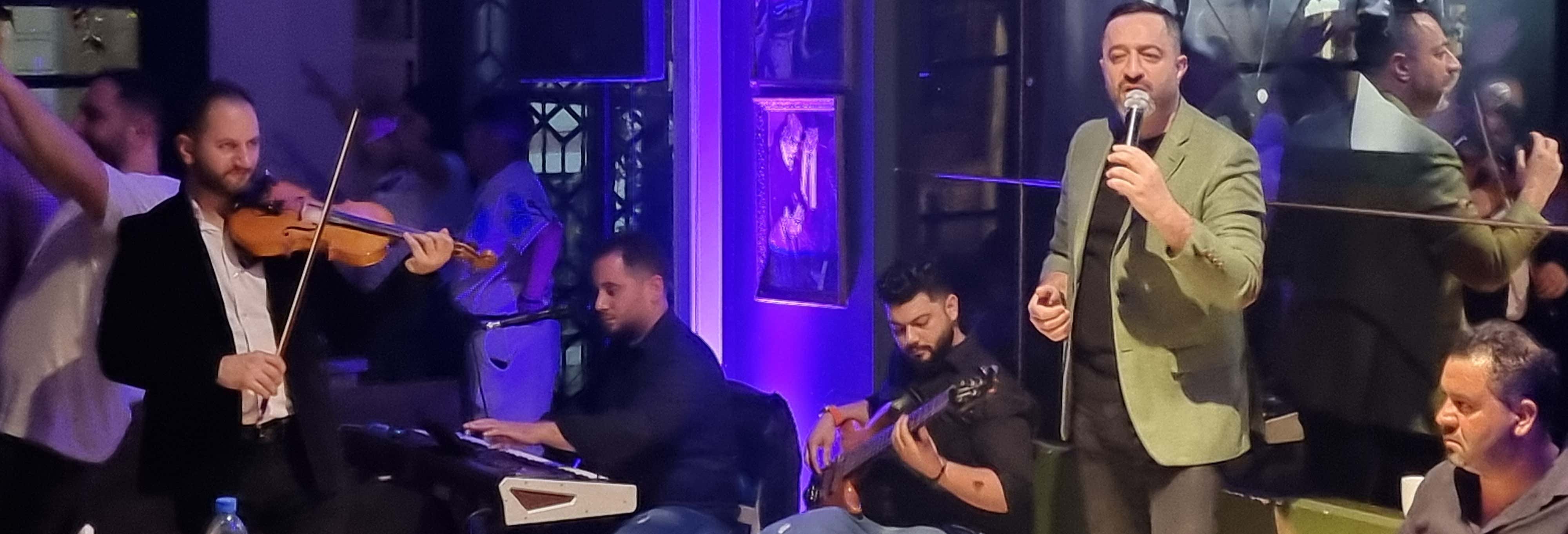 Cena con spettacolo orientale a Beirut