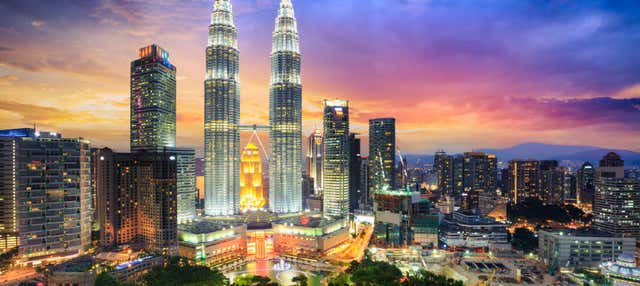 Tour serale di Kuala Lumpur in autobus decapottabile