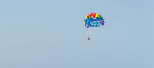 Parasailing a Maafushi