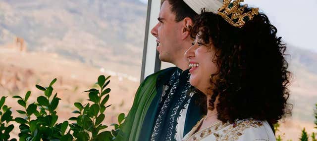 Shooting fotografico nel Palais Bab Sahra Fez con abito tradizionale marocchino