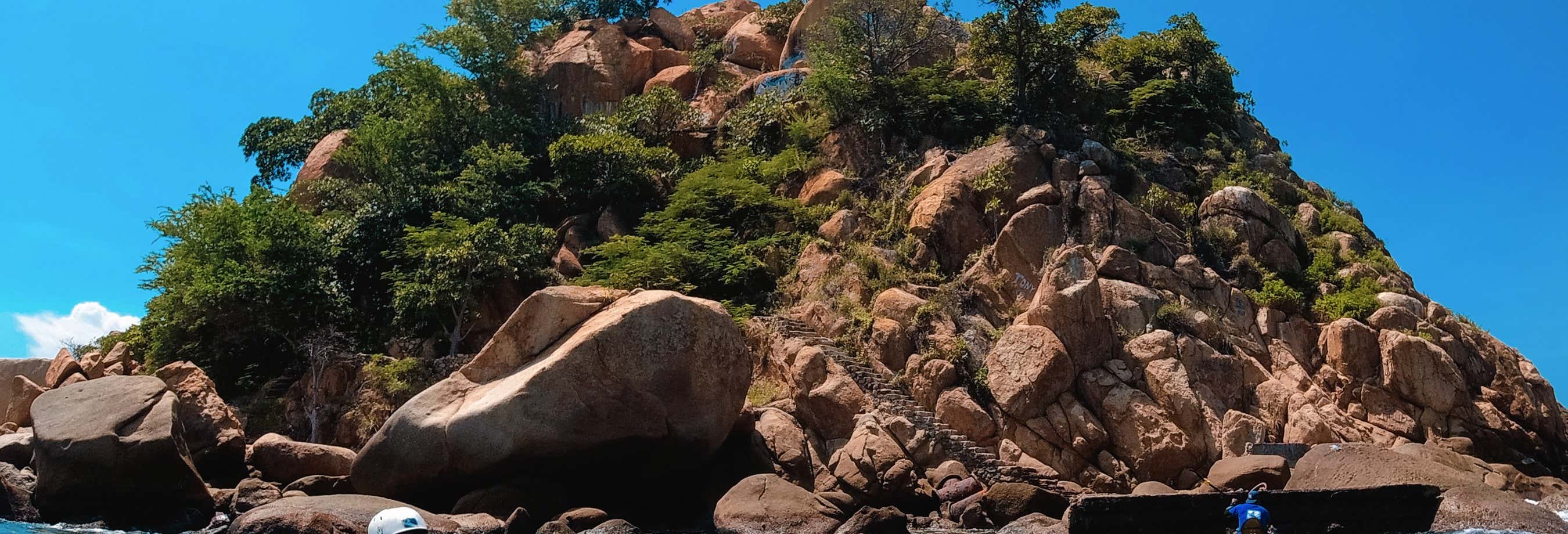 Tour in kayak e trekking sull'isolotto di El Morro