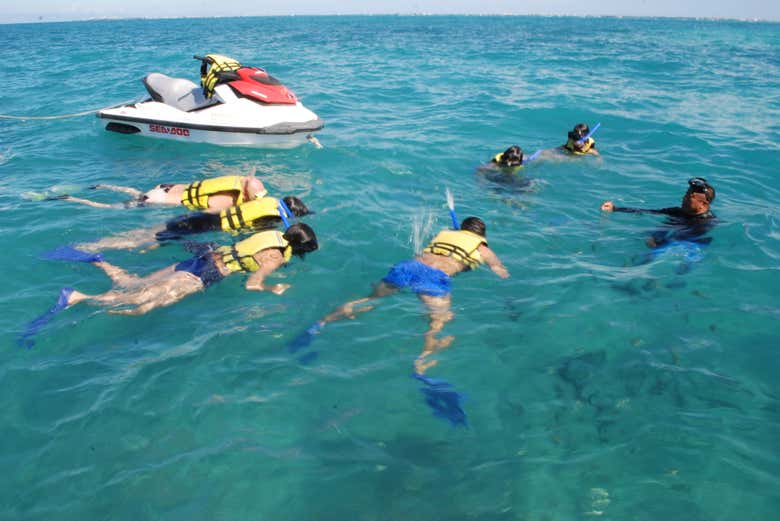 Snorkel y tour en moto de agua por Cancún