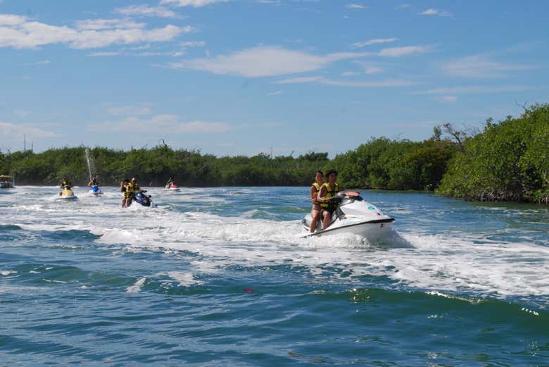Snorkel y tour en moto de agua por Cancún