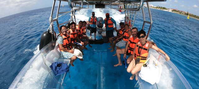 Paseo en barco transparente por Cancún