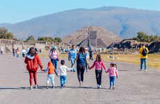 Teotihuacán Tour + Reino Animal Conservation Centre