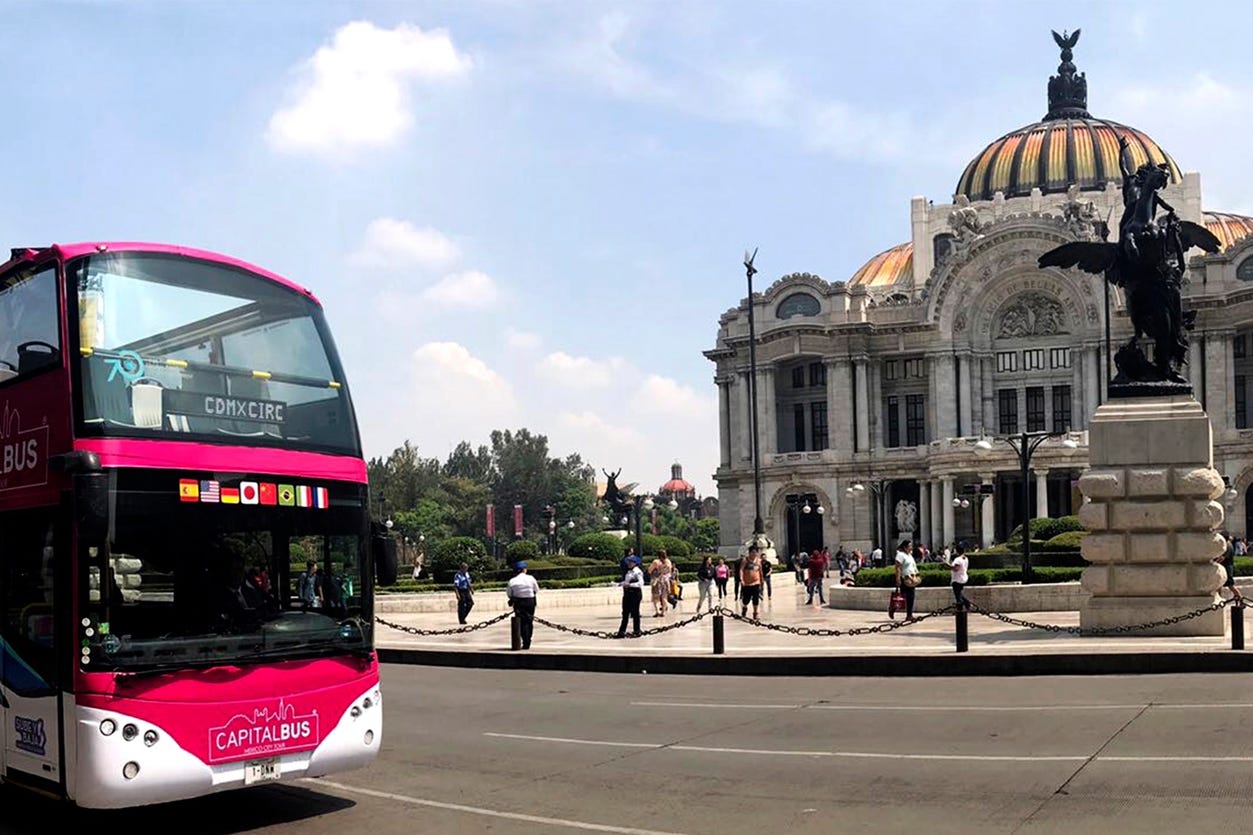 Tour nocturno en autobús descapotable