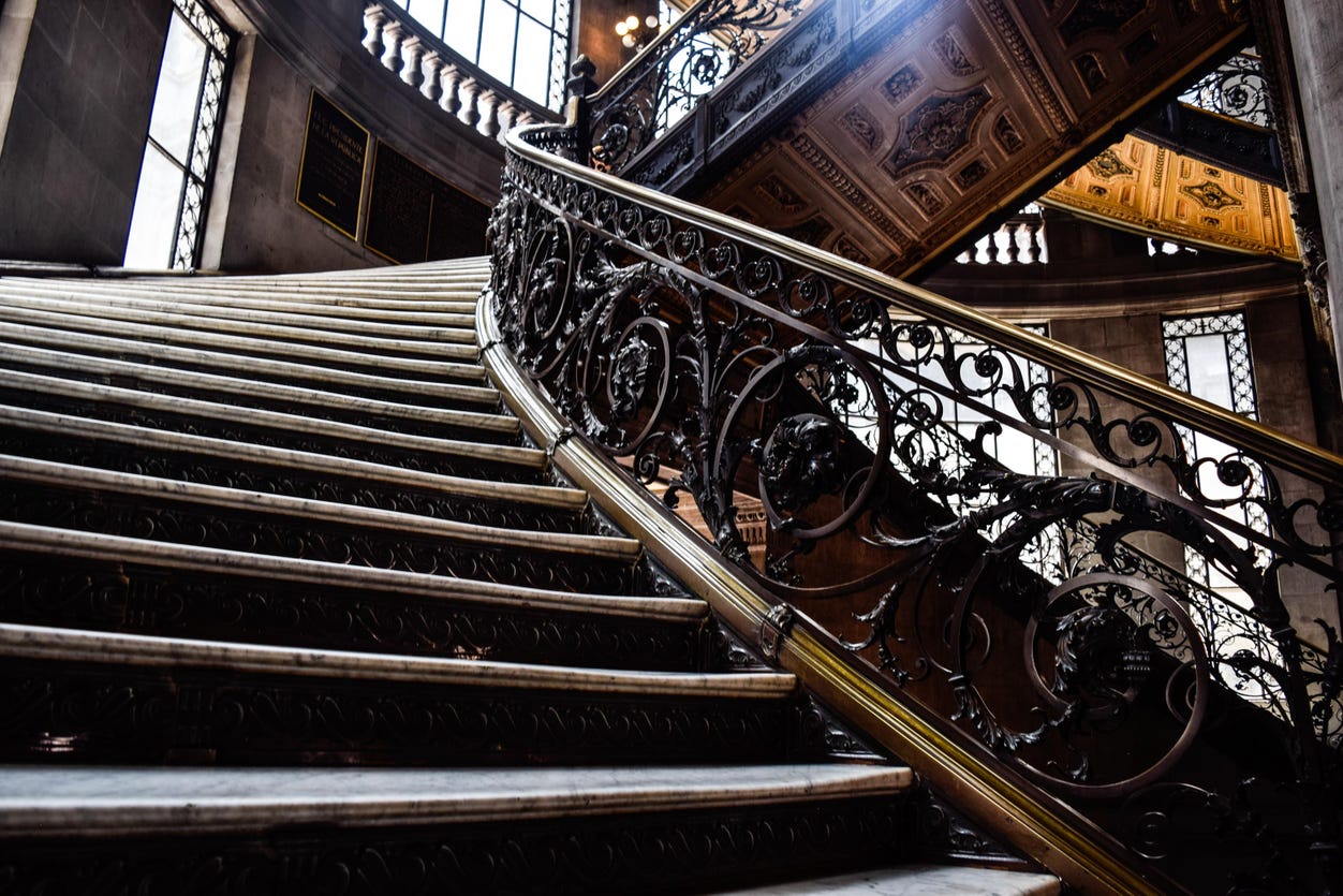 Tour por el Banco Nacional y los palacios de Ciudad de México