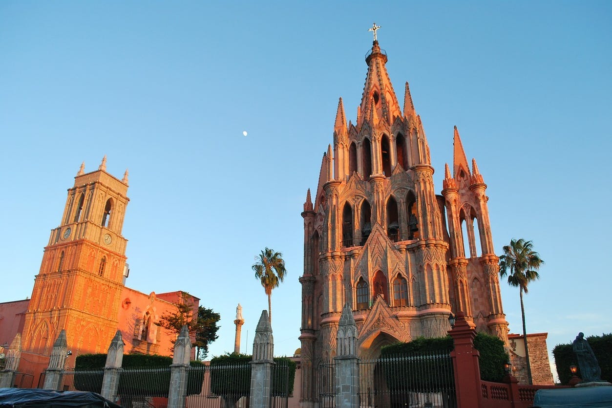 Excursión a San Miguel de Allende + Aguas termales