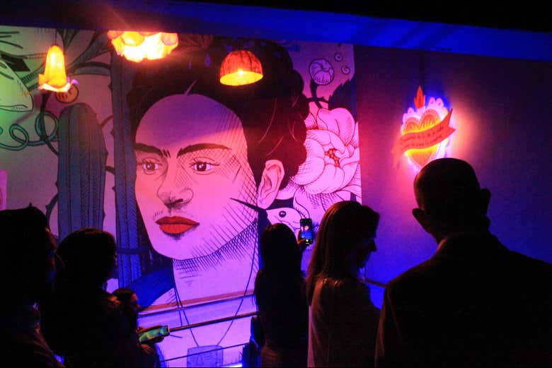 Entrada a la exposición inmersiva de Frida Kahlo: La vida de un icono