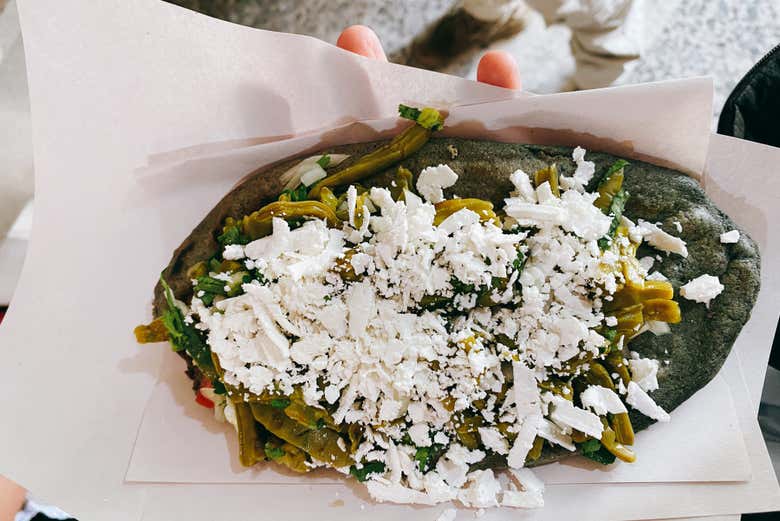 Imagen de Tour por Xochimilco + Paseo en canoa prehispánica