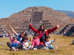 Excursión a Teotihuacán + Centro de Conservación Reino Animal
