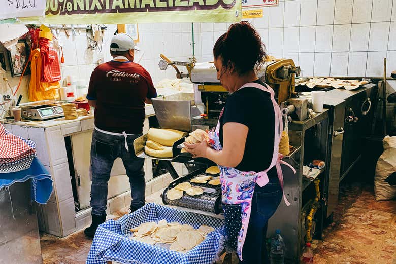 Imagen de Tour por Xochimilco + Paseo en canoa prehispánica