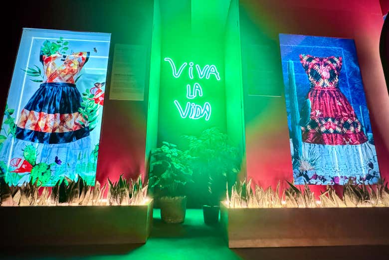 Entrada a la exposición inmersiva de Frida Kahlo: La vida de un icono