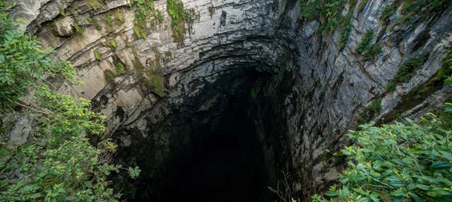 Discesa in corda doppia nella grotta El Cepillo