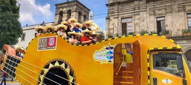 Cena con spettacolo mariachi + Autobus chitarra