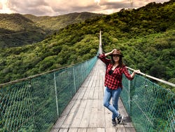 Mazamitla, cascada Los Cazos y Parque Mundo Aventura