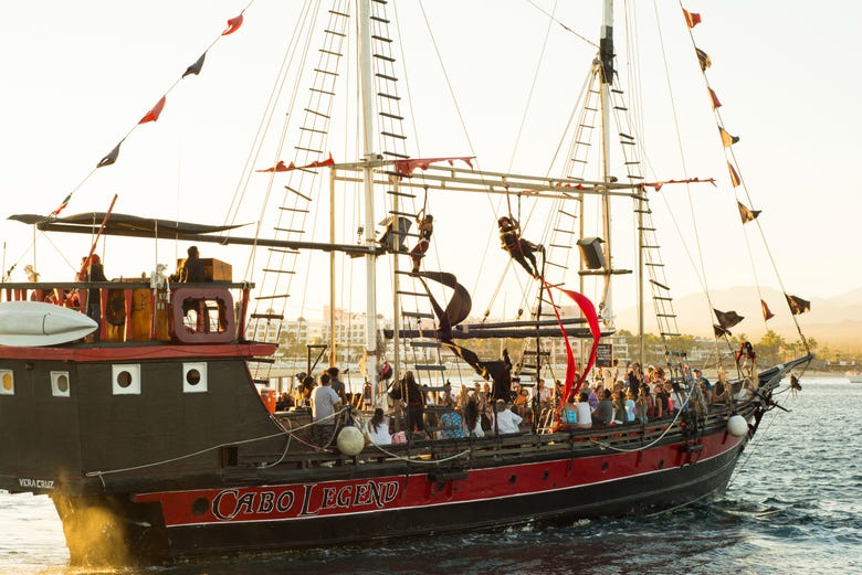 Paseo en barco pirata por Los Cabos